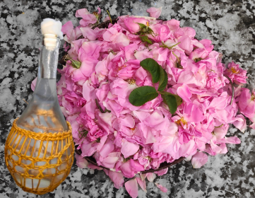 war m eau de Rose fait Maison